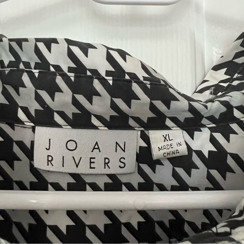 Joan Rivers Black and White Houndstooth Top - Picture 2 of 3